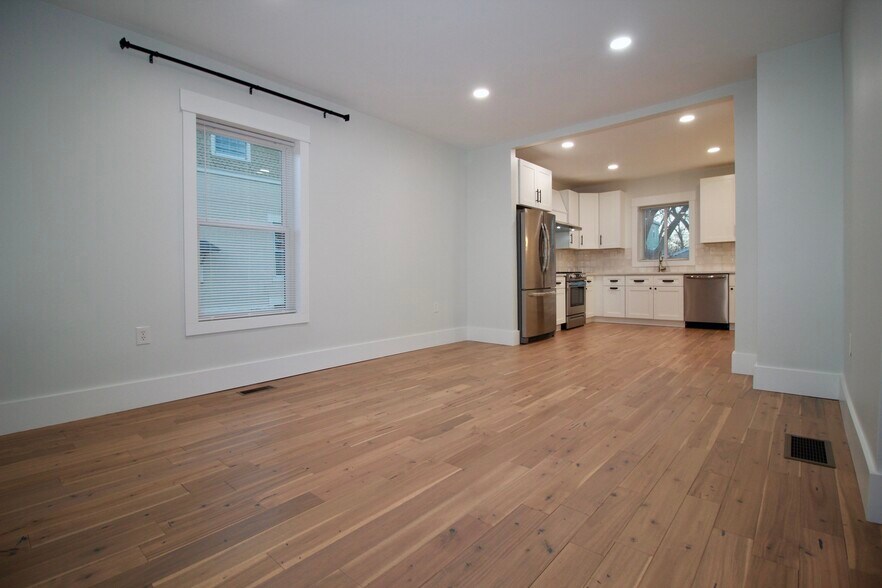 Living Room - 6701 Buckingham Plz