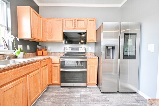 Building Photo - 5469 Fairford Ct