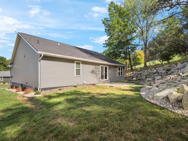 Building Photo - For Lease – Beautiful 3 Bedroom Home