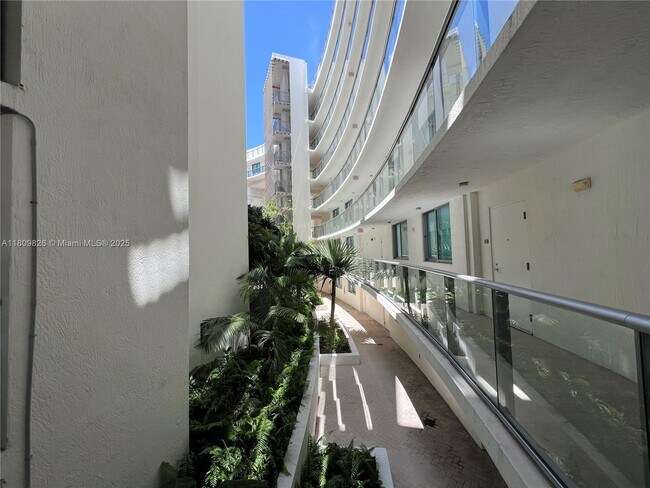 Building Photo - 6620 Indian Creek Dr