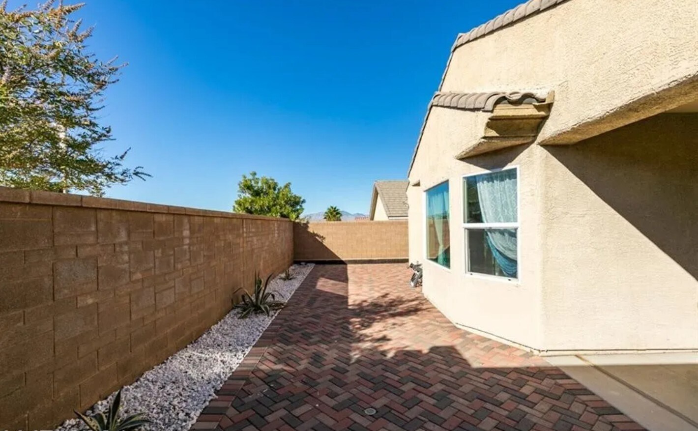 Building Photo - 2659 Lochleven Way
