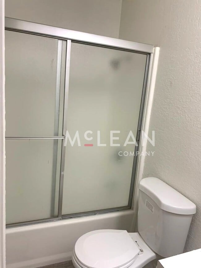 Building Photo - Second Floor 1 Bedroom at Palm Springs Villas