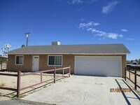 Building Photo - Welcome to this 2 Bedroom 1 bath home on a corner lot!