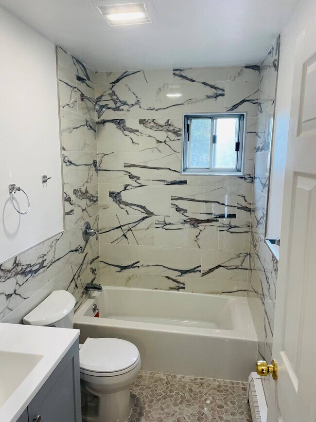 Building Photo - 18 William St