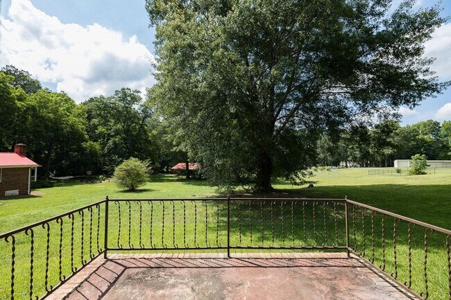 Building Photo - 145 Smithonia Rd