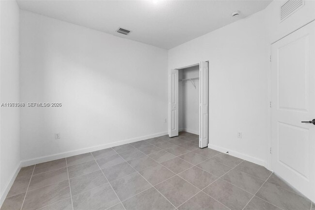 Building Photo - 2960 SE 23rd Ave