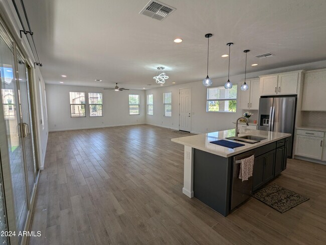 Building Photo - 2207 W Paso Trl