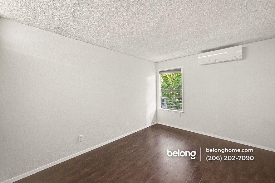 Building Photo - 7930 SE 34th St