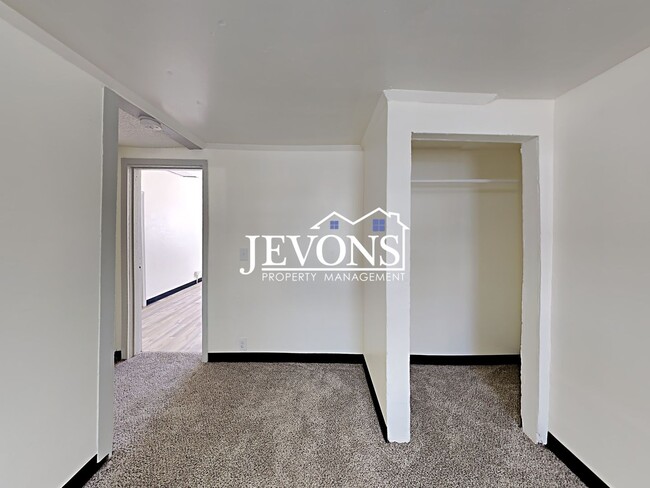 Building Photo - 20 S Fair Ave