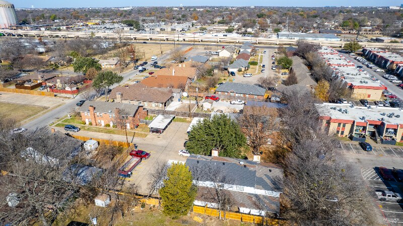 Building Photo - 210 Rolston Rd