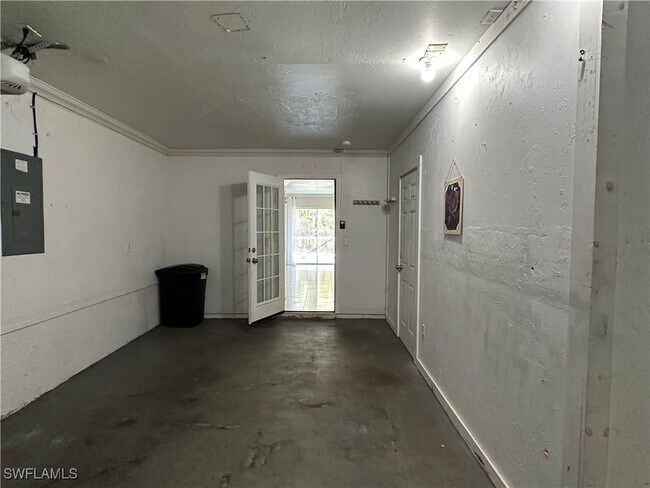 Building Photo - 12870 Eagle Pointe Cir