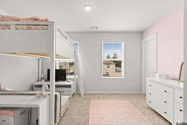 Building Photo - 26006 Emory Holw Dr