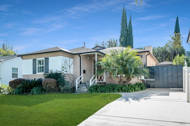 Building Photo - 17946 Valley Vista Blvd