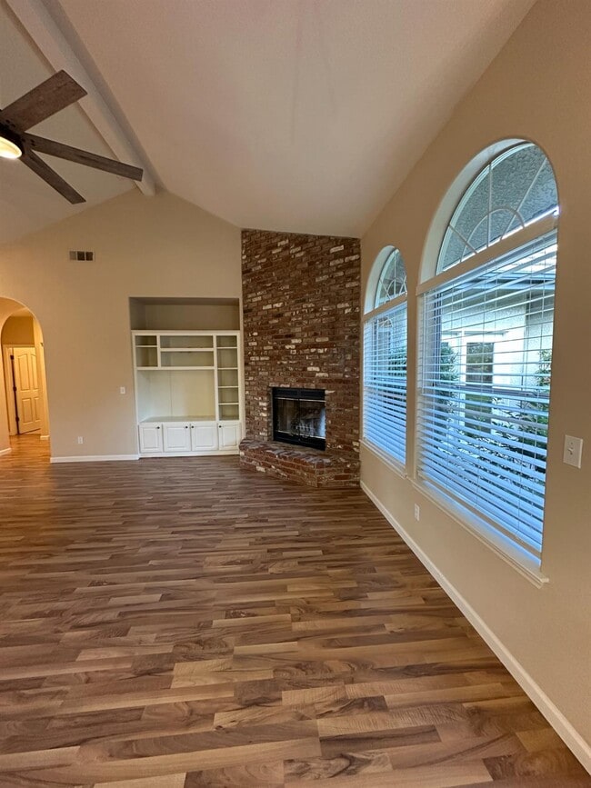 Building Photo - 535 W Decatur Ave