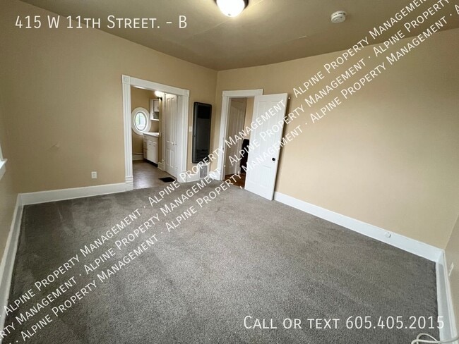 Building Photo - 415 W 11th St