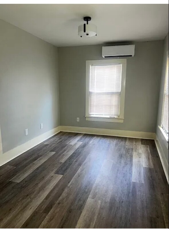 Building Photo - 232 Pecan St