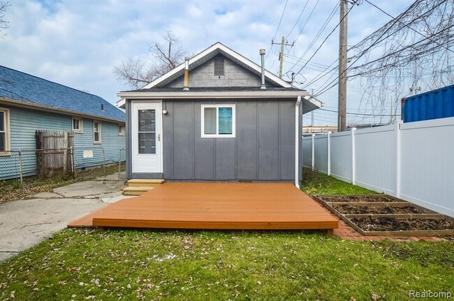 Building Photo - 630 Ardmore Dr