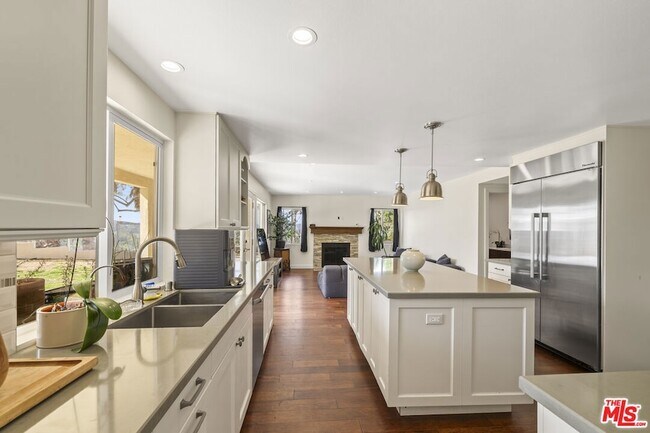 Building Photo - 3804 Vista Linda Dr