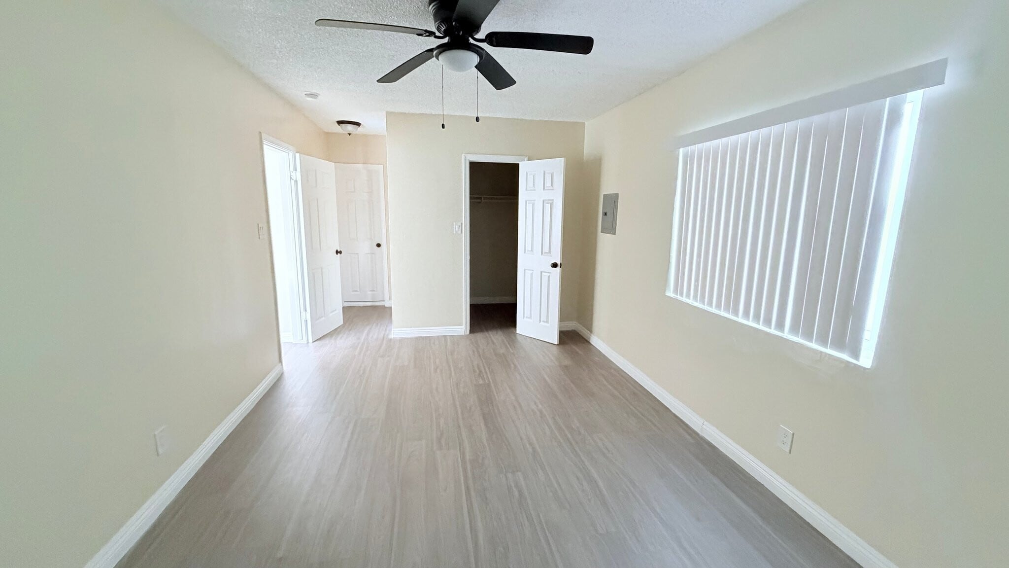 Building Photo - 810 W Duarte Rd