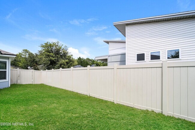 Building Photo - 12385 Sacha Rd