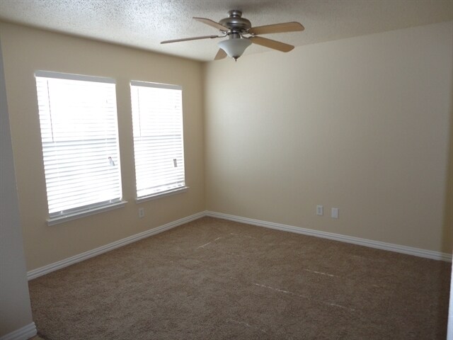 Building Photo - 4405 Statesman Ln