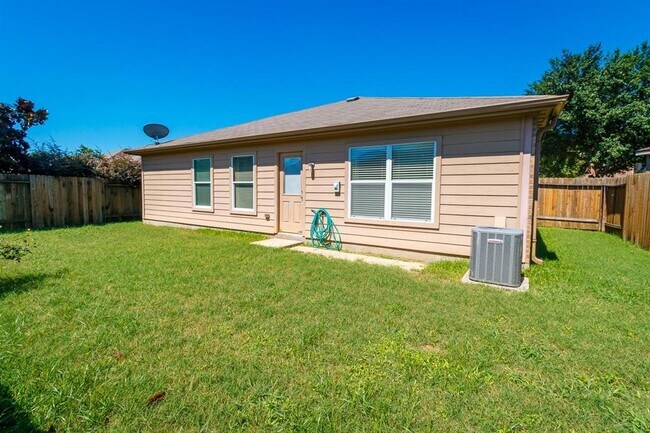 Building Photo - 12115 Estelle Ln