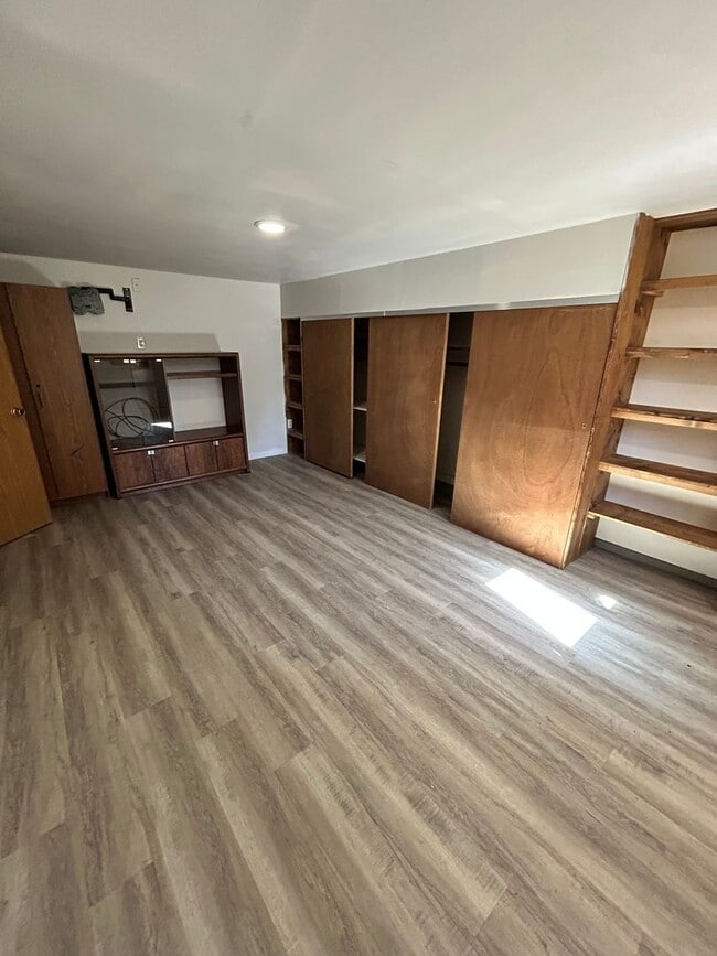 Building Photo - 1407 X Ave