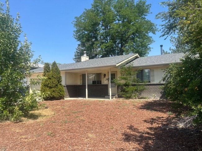 Primary Photo - 4Bedroom in Great Neighborhood Available A...