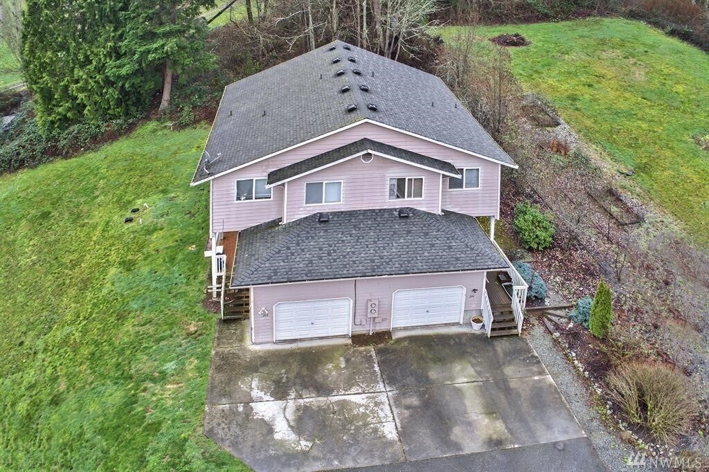 Building Photo - 242 Bower Ln