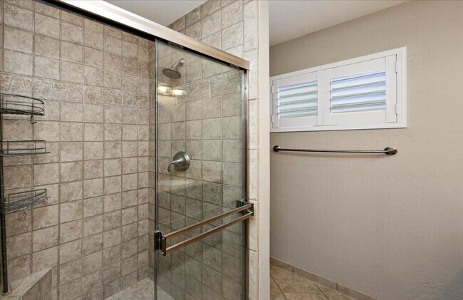 Building Photo - Beautifully Updated 3 Bed, 2 Bath Home on Nearly 1/3 Acre with Trex Deck