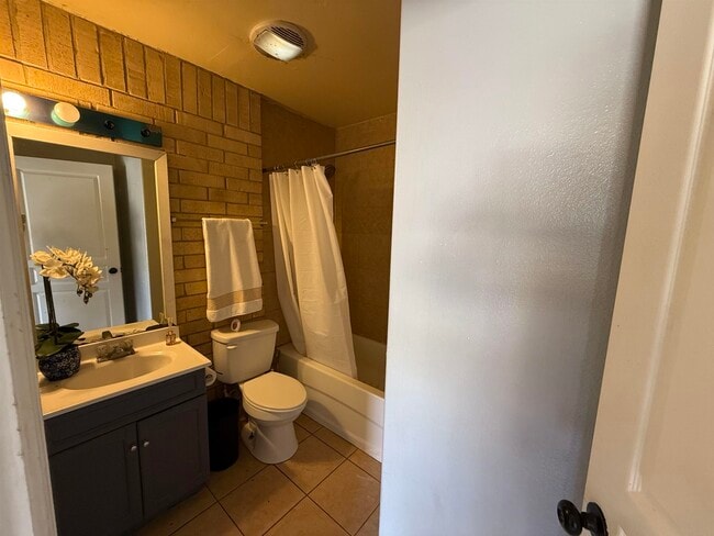 Building Photo - 311 Soria Dr