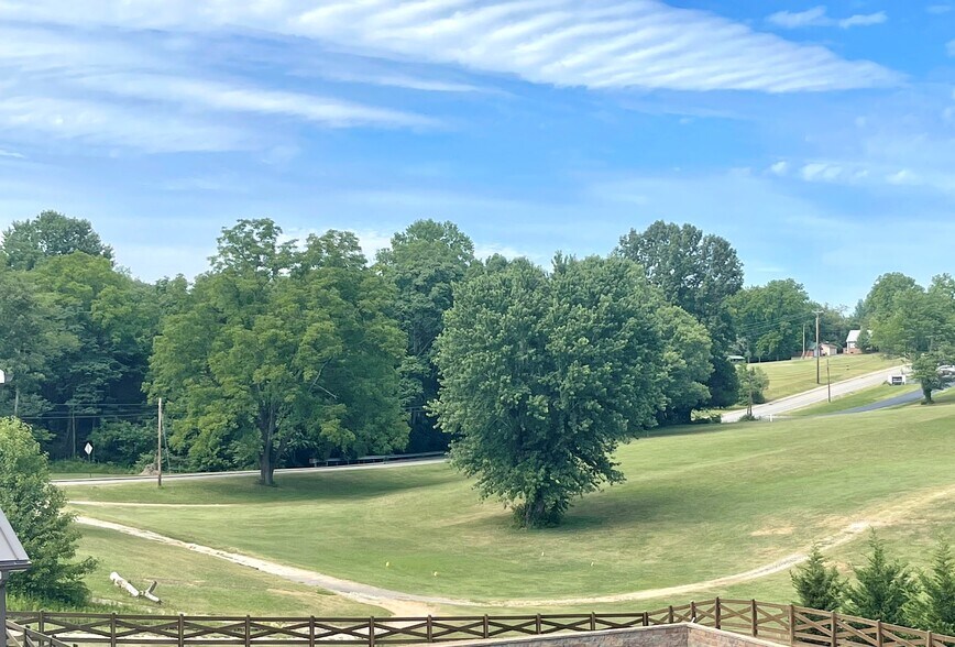 Golf Course View - 127 Allison Way