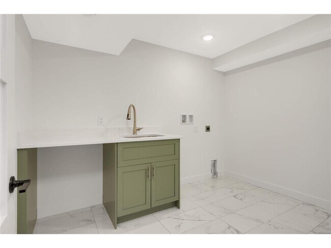 Building Photo - 15240 Kangaroo St NW