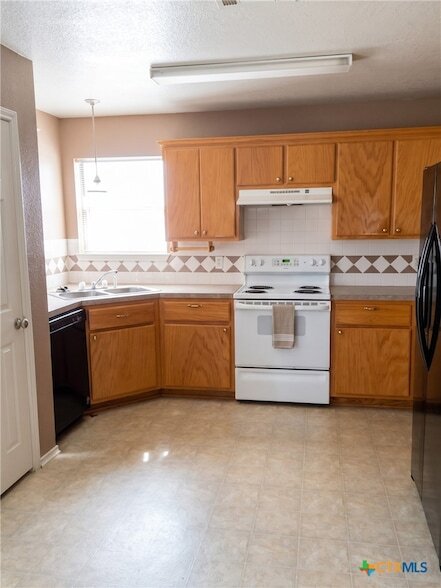 Building Photo - 306 Sumac Trail