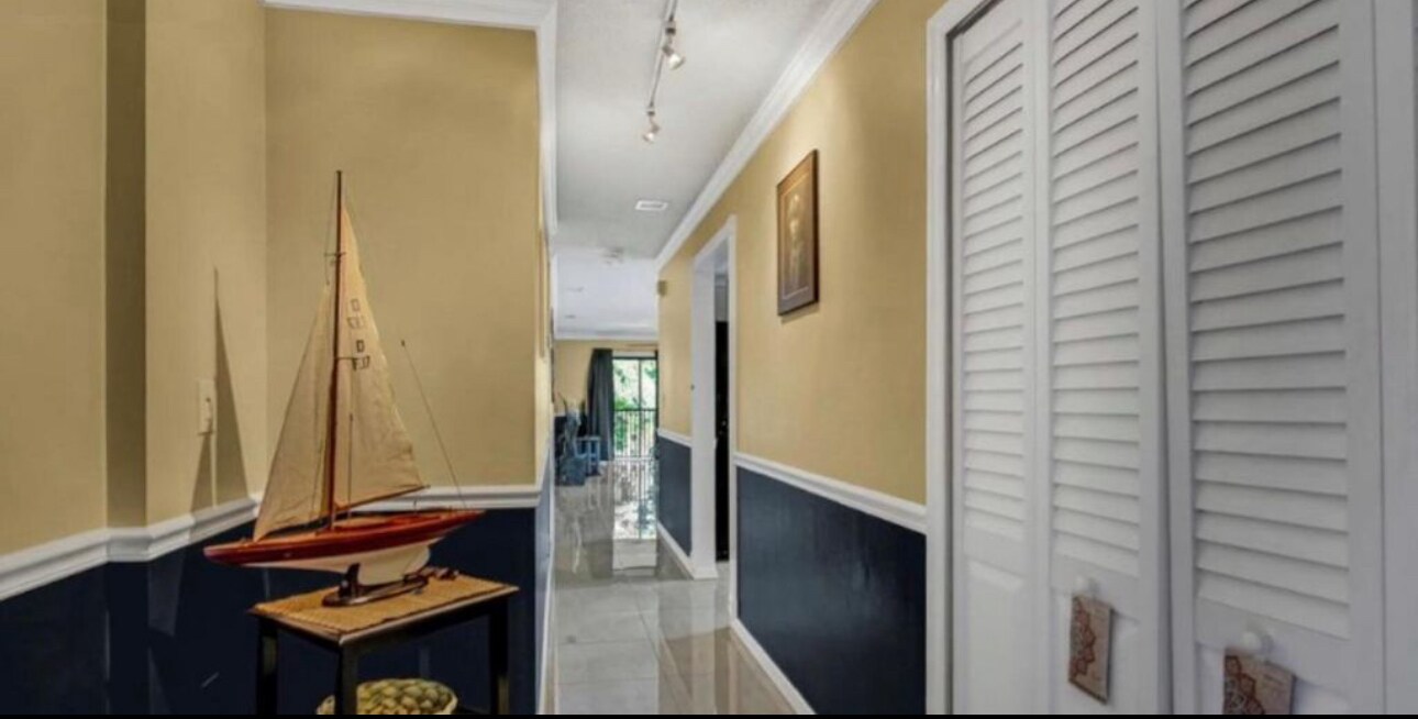 Building Photo - 5807 N Atlantic Ave