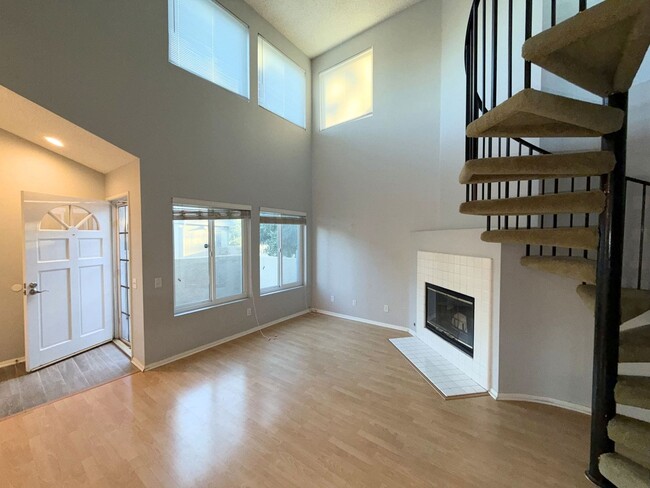 Building Photo - Ontario Condo in Gated community