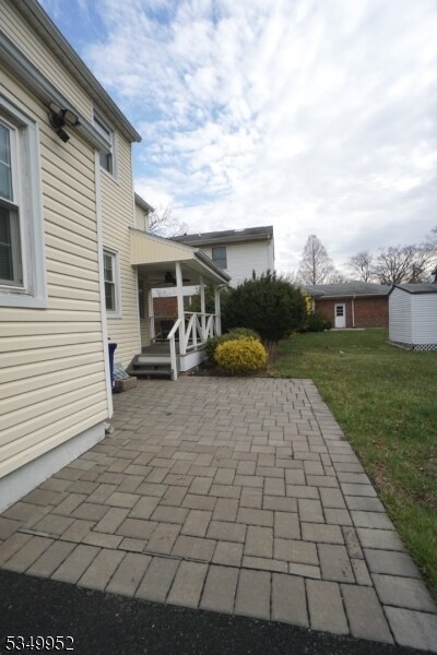 Building Photo - 661 Pierpont St