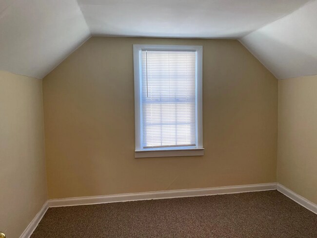 Building Photo - Charming 2 Bed / 1 Bath Cape Cod in Camp Taylor