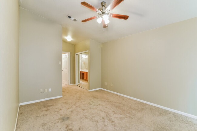 Building Photo - 23 Emery Cliff Pl