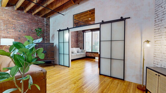 Building Photo - 19 Stanhope St