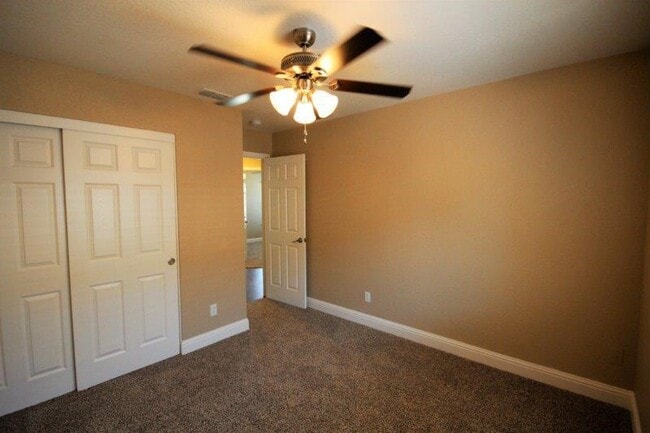 Building Photo - Galt 3 Bed 2 Bath Home