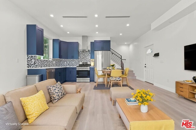 Building Photo - 119-119 S Myers St