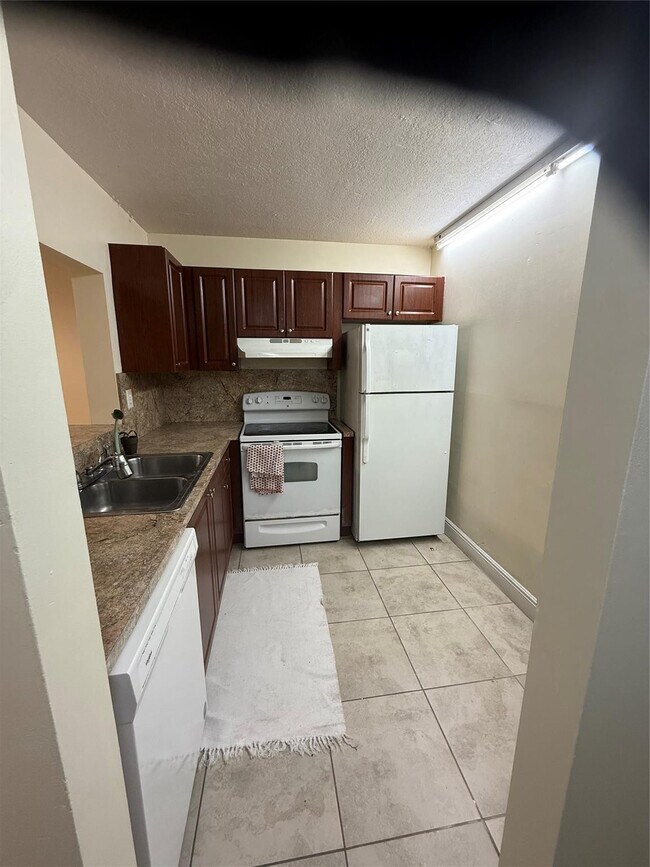 Building Photo - 4163 NW 90th Ave