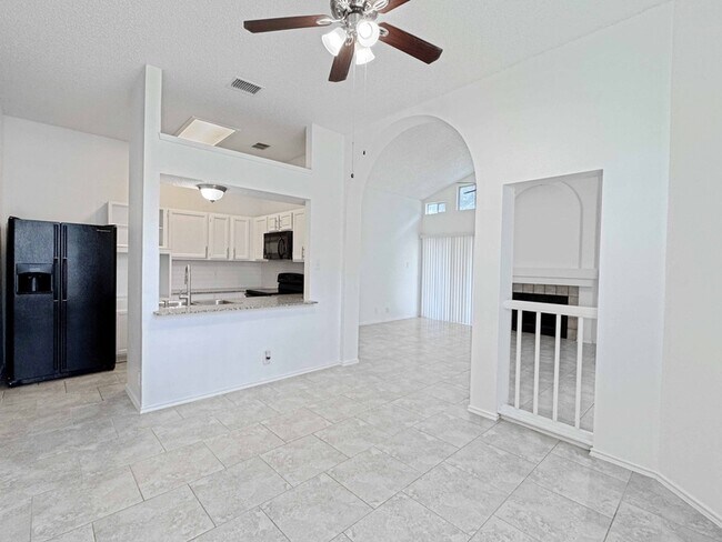 Building Photo - 10203 Sunset Field Dr