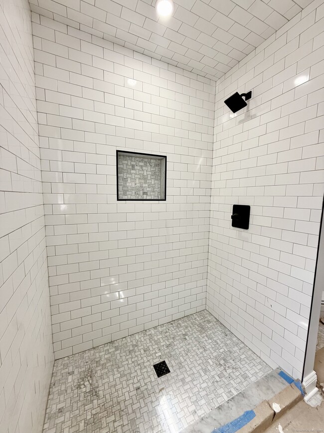 Building Photo - 40 E Pasadena Pl