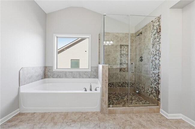 Building Photo - 1440 Waverly Glen Dr