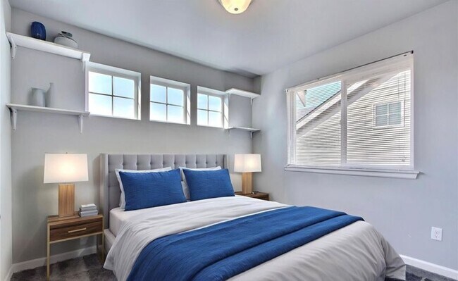 Building Photo - 14420 99th Ave SE