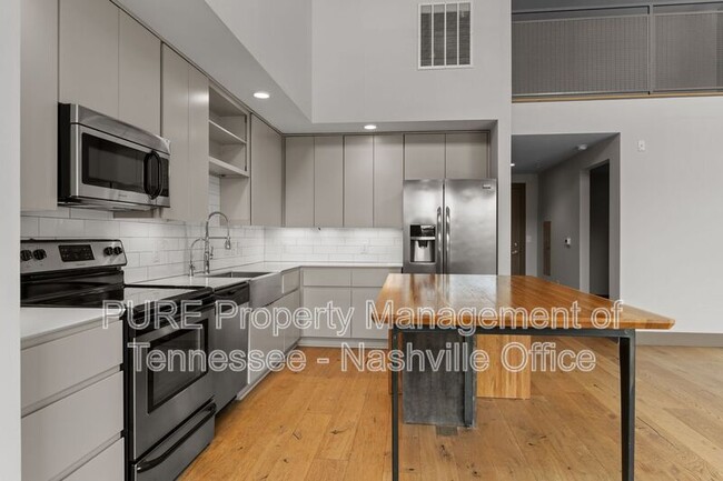 Building Photo - 1260 Martin St