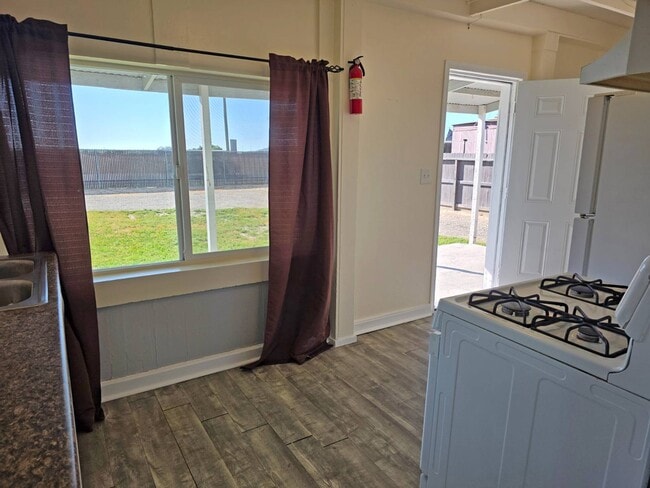 Building Photo - 10600 State Hwy 59