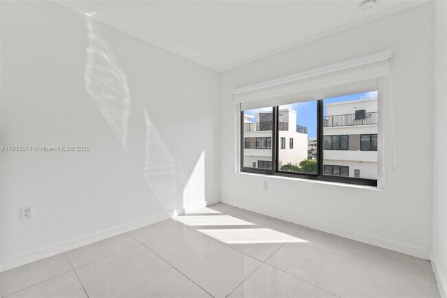 Building Photo - 26126 SW 146th Ave